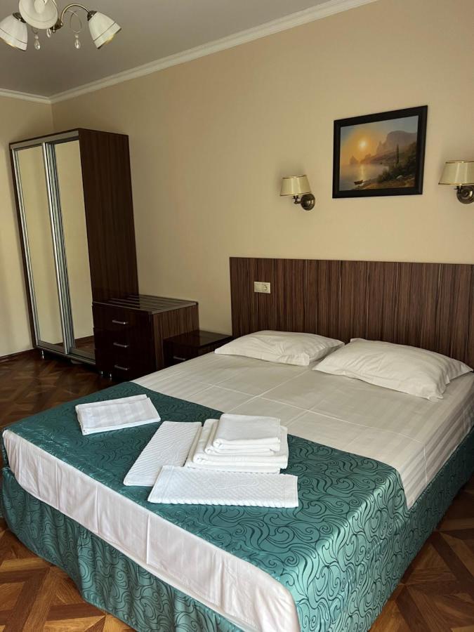 Guest House Ritsa Гагра Екстериор снимка