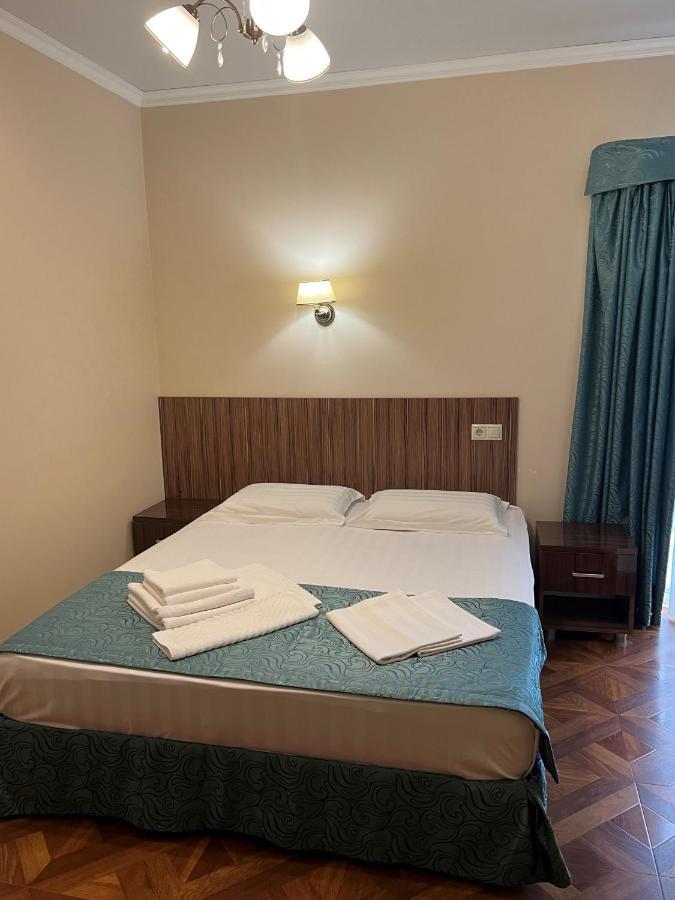 Guest House Ritsa Гагра Екстериор снимка