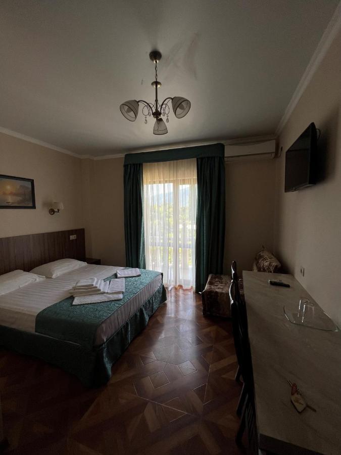Guest House Ritsa Гагра Екстериор снимка