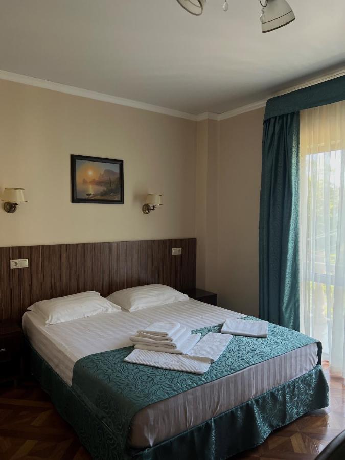 Guest House Ritsa Гагра Екстериор снимка